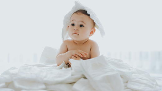 Aprenda como organizar o estoque de fraldas, calcular quantas fraldas usar por mês e aplicar economia fraldas de forma prática.