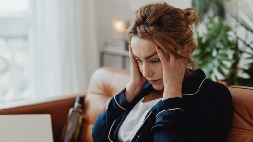 Dipirona é um analgésico e antipirético eficaz para aliviar dor e febre.