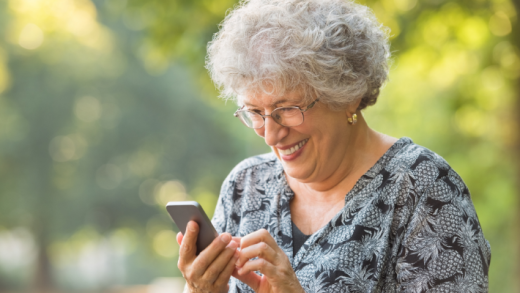 Terceira idade: whatsapp e compras online a tecnologia permite uma experiência mais fácil e segura.